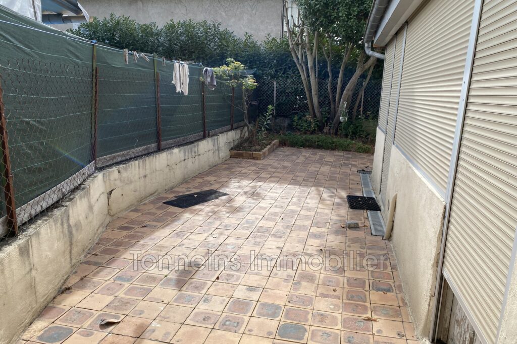 Maison de ville 3CH avec cour – 4 pièces – 3 chambres – 105.00 m²