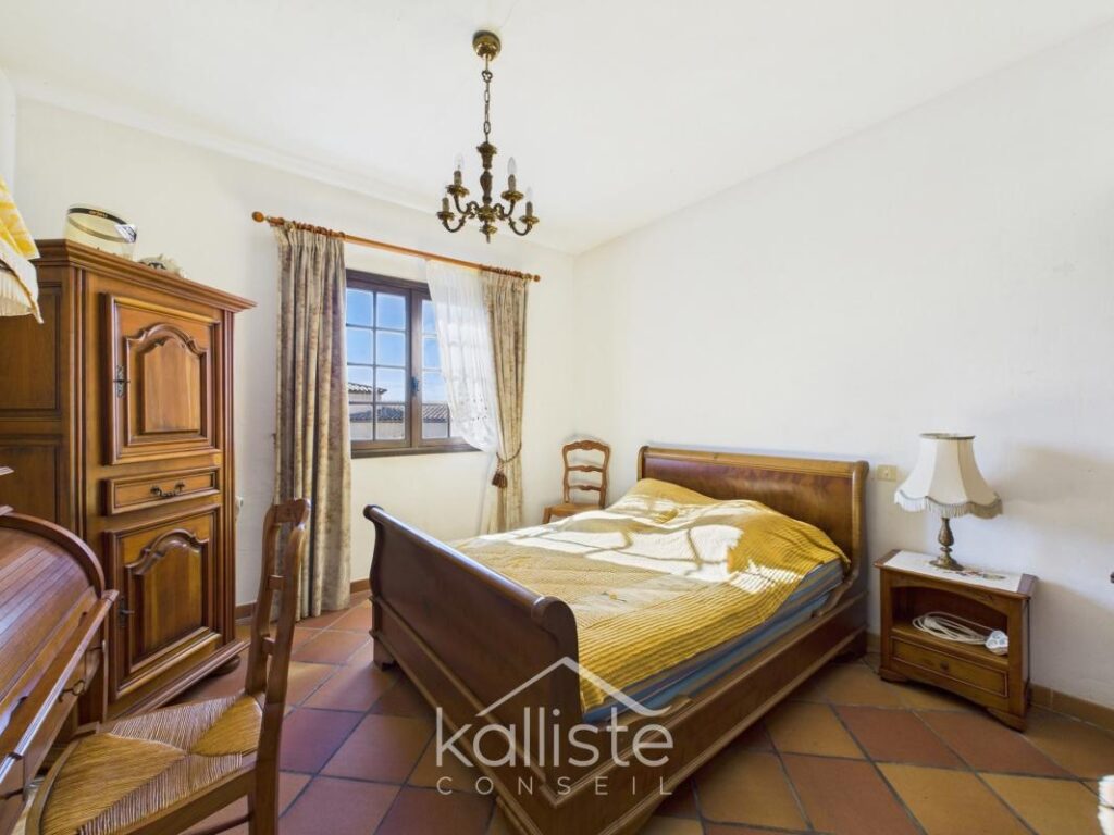 Bastelicaccia – Maison avec vue mer, studio indépendant et deux garages – 6 pièces – 4 chambres – 166 m²