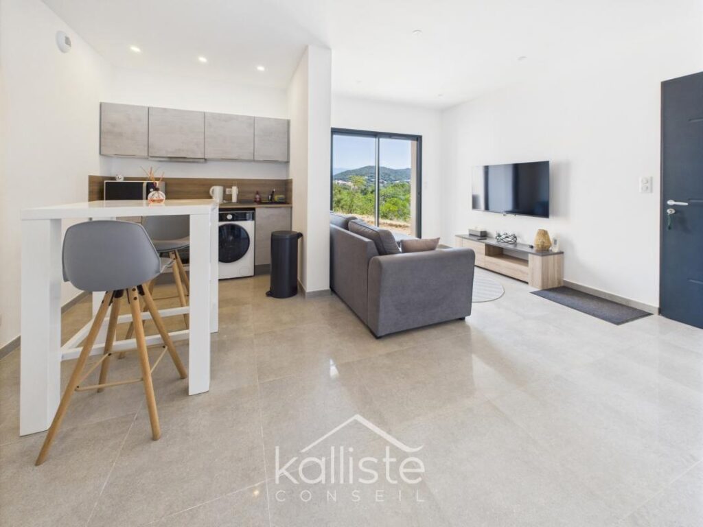 Porticcio – Maison récente avec T2 indépendant et terrasse panoramique – 6 pièces – 4 chambres – 166 m²