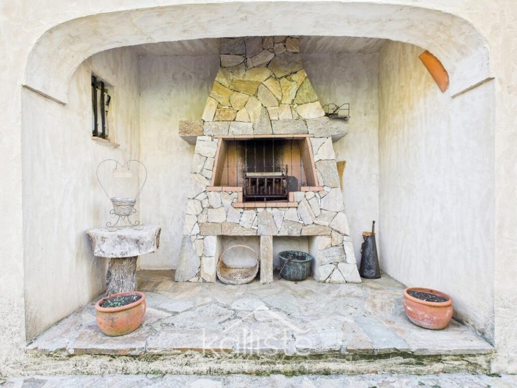 Bastelicaccia – Maison avec vue mer, studio indépendant et deux garages – 6 pièces – 4 chambres – 166 m²