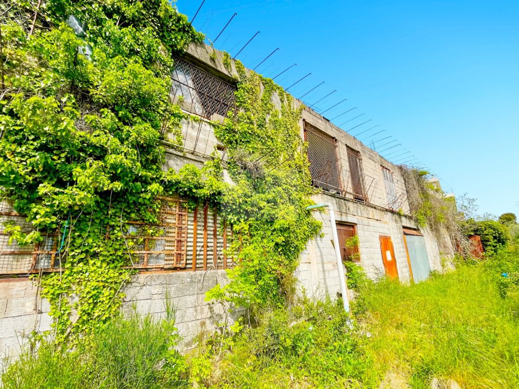 Maison et terrain – 16 pièces – NR chambres – 500 m²