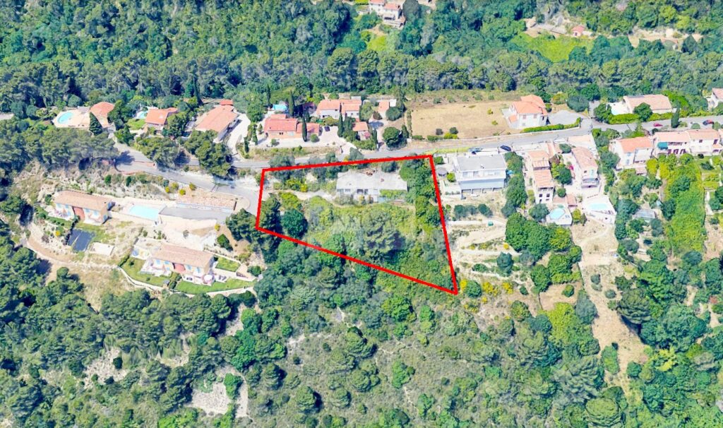 Maison et terrain – 16 pièces – NR chambres – 500 m²