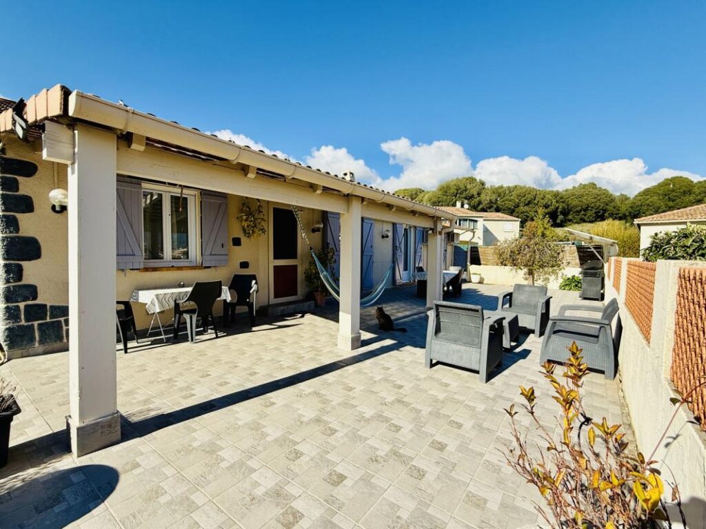 Maison familiale 5 chambres avec jardin et parking – Sarrola – 6 pièces – 5 chambres – 135 m²