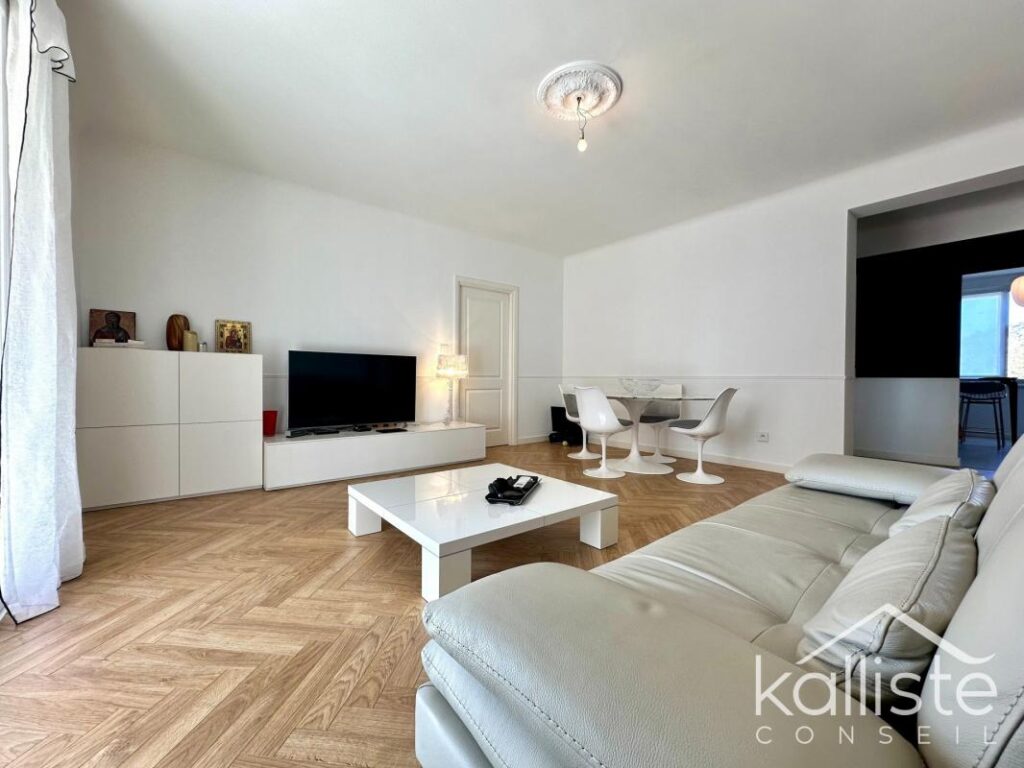 T3 lumineux avec vue mer et citadelle – Quartier Balestrino, Ajaccio – 3 pièces – 2 chambres – 79 m²