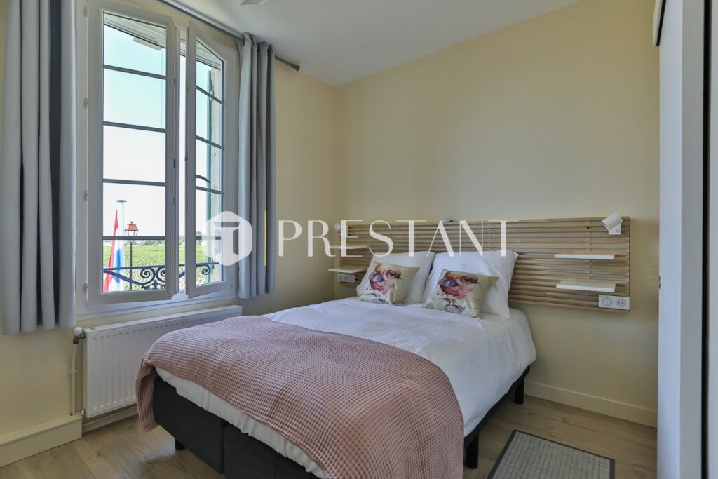 Maison – 9 pièces – 6 chambres – 240 m²