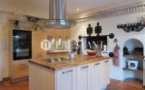 Maison – 9 pièces – 6 chambres – 240 m²