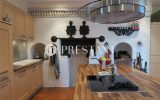 Maison – 9 pièces – 6 chambres – 240 m²