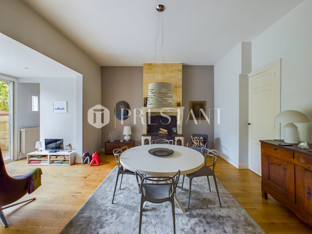 Maison – 7 pièces – 4 chambres – 190 m²