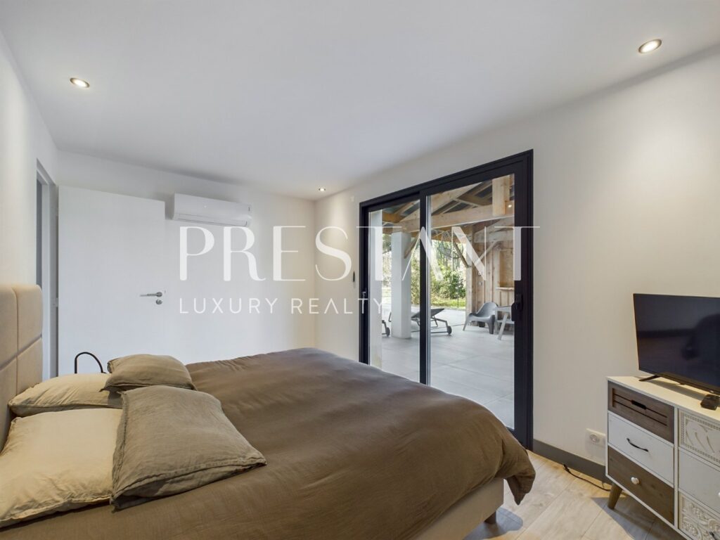 Maison – 4 pièces – 3 chambres – 8  – 150 m²