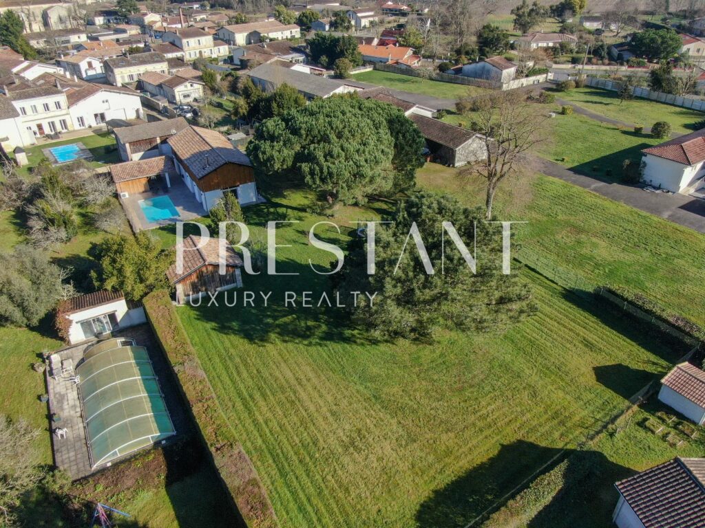 Maison – 4 pièces – 3 chambres – 8  – 150 m²