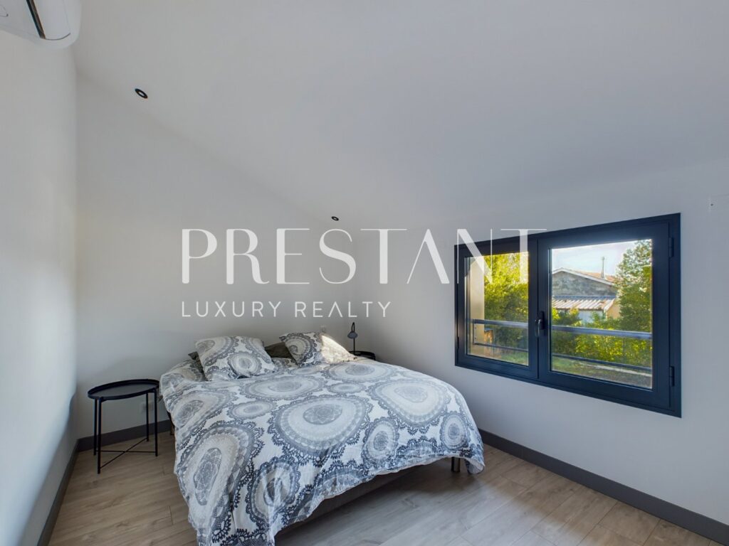 Maison – 4 pièces – 3 chambres – 8  – 150 m²