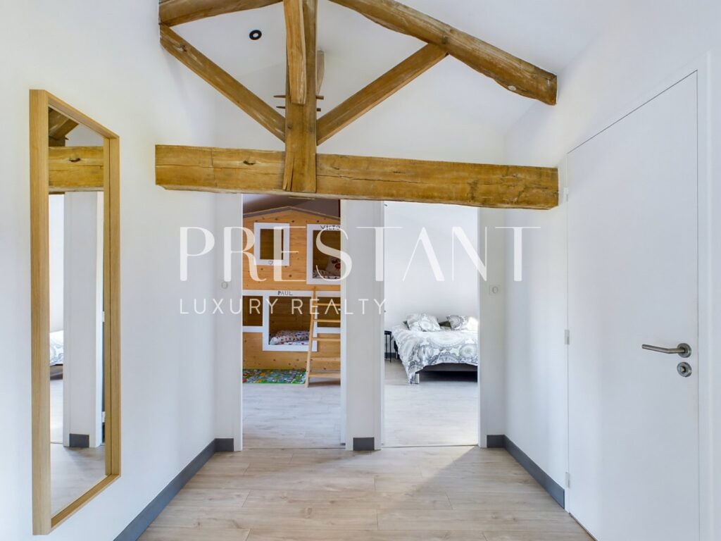 Maison – 4 pièces – 3 chambres – 8  – 150 m²