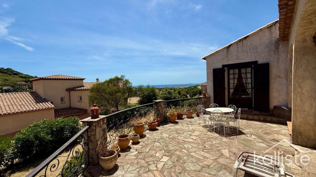 Bastelicaccia – Maison avec vue mer, studio indépendant et deux garages – 6 pièces – 4 chambres – 166 m²
