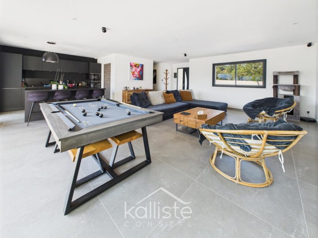 Porticcio – Maison récente avec T2 indépendant et terrasse panoramique – 6 pièces – 4 chambres – 166 m²