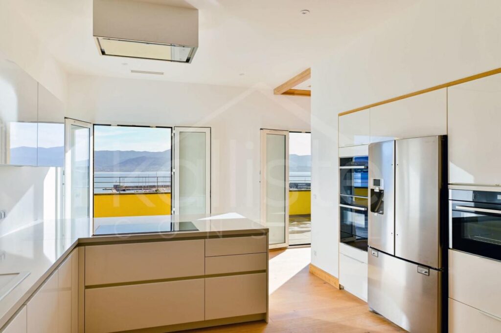 PENTHOUSE 7 PIECES D’EXCEPTION AU CŒUR D’AJACCIO – 7 pièces – 5 chambres – 322 m²