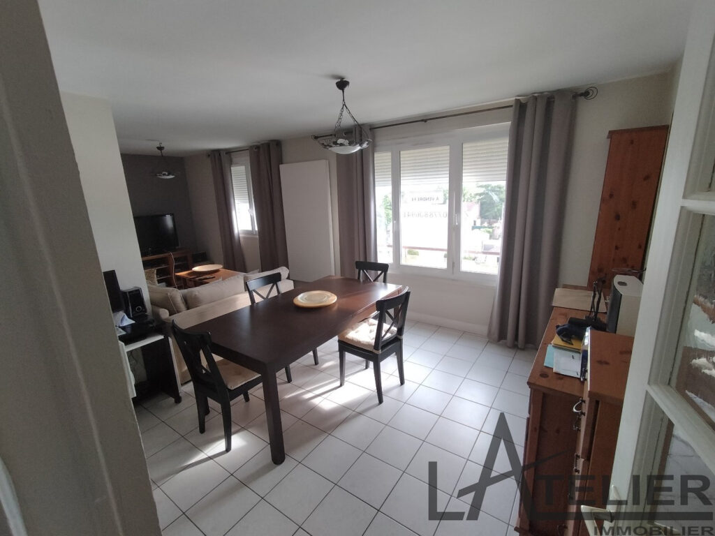 Dernier étage vue dégagée. – 4 pièces – 3 chambres – NR  – 72.79 m²