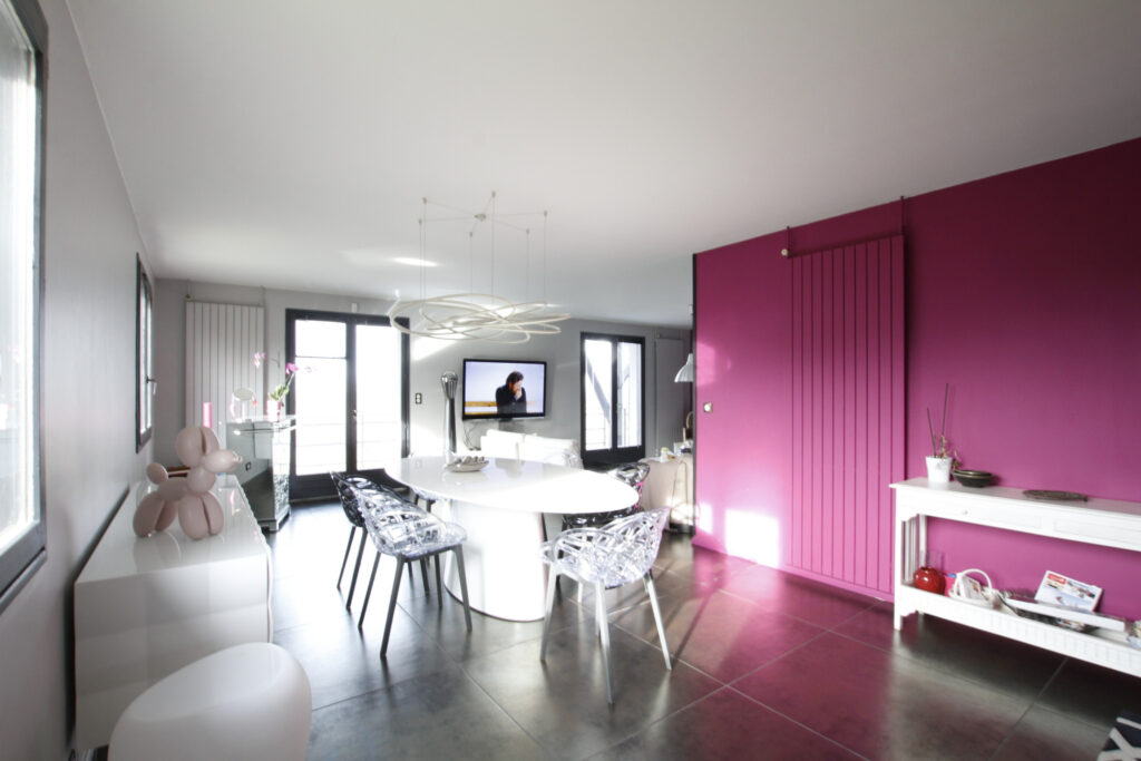 Villa avec piscine  – 8 pièces – 6 chambres – NR  – 240 m²