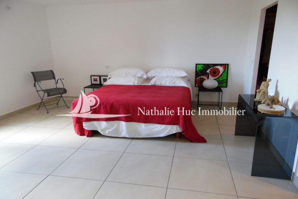 vente propriété 4 Pièce(s) – 4 pièces – 3 chambres – 212.70 m²