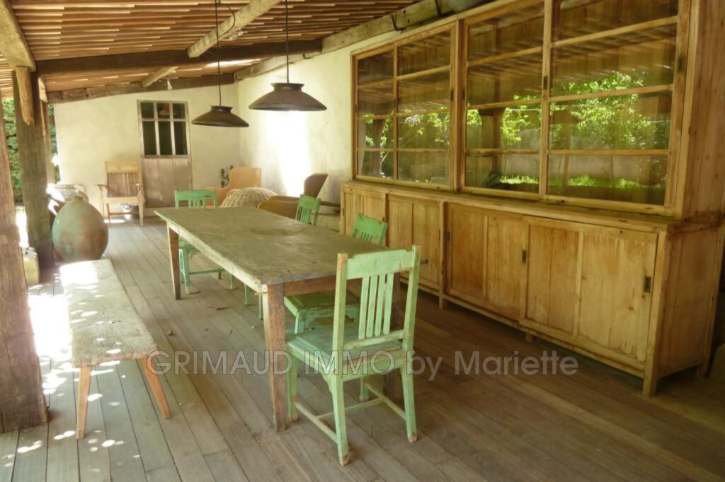 vente maison de village 9 Pièce(s) – 9 pièces – 7 chambres – 4  – 300.00 m²