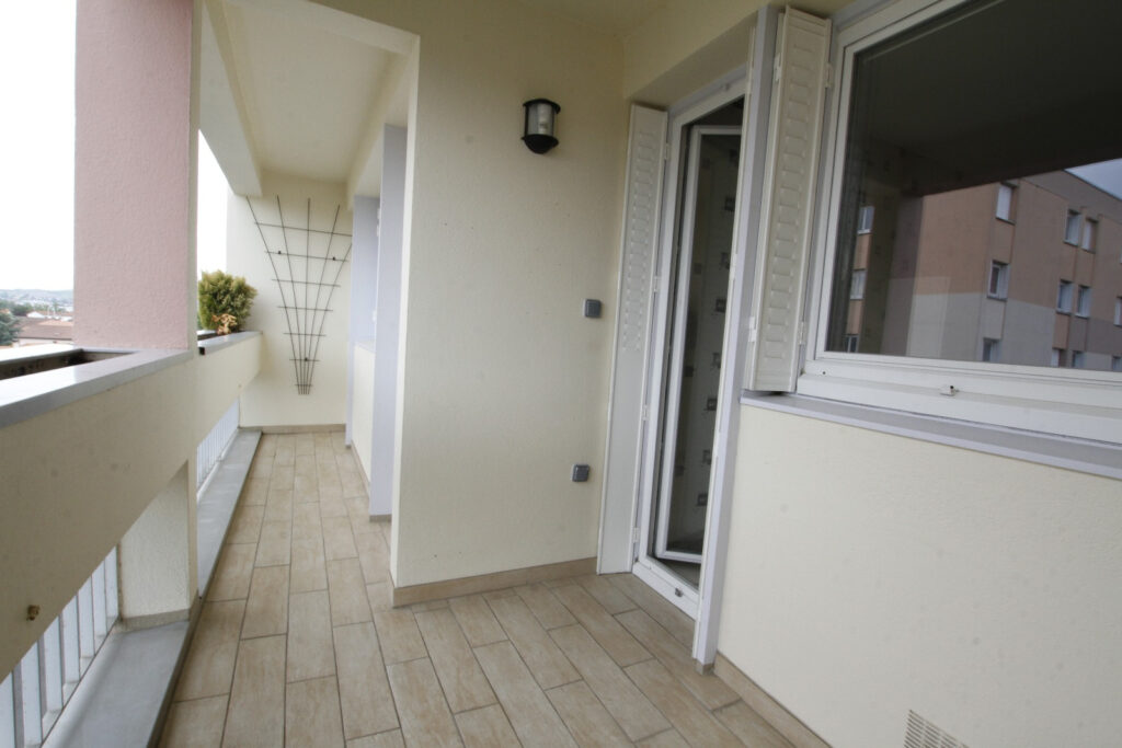   – 4 pièces – 3 chambres – NR  – 90.19 m²