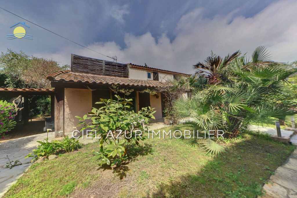 location saisonnière villa – NR pièces – 4 chambres – 140.00 m²