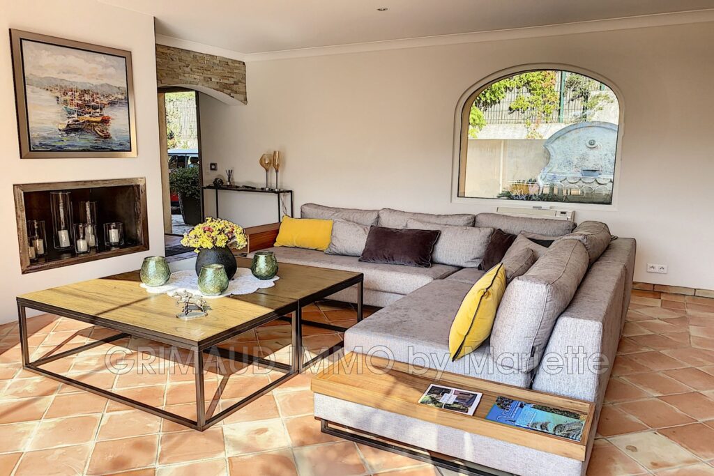 belle villa avec vue panoramique – 5 pièces – 4 chambres – 4  – 200.00 m²