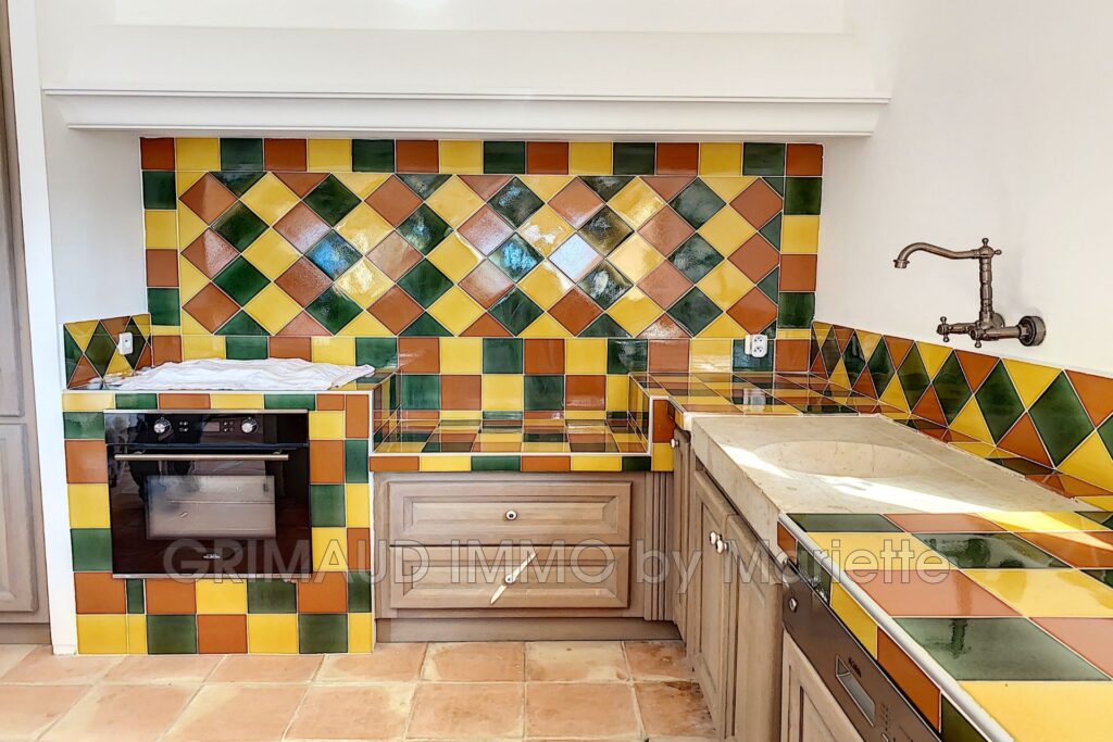 belle villa avec vue panoramique – 5 pièces – 4 chambres – 4  – 200.00 m²