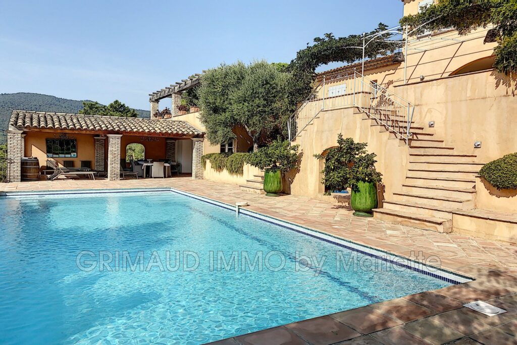 belle villa avec vue panoramique – 5 pièces – 4 chambres – 4  – 200.00 m²