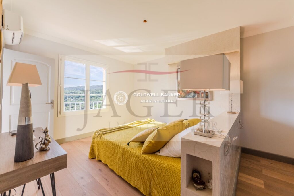 Proche village – Bastide provençale – 6 pièces – 4 chambres – 200.00 m²