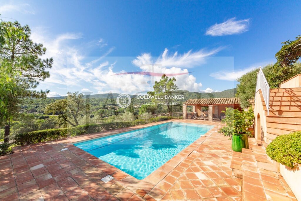 Proche village – Bastide provençale – 6 pièces – 4 chambres – 200.00 m²