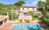 Proche village – Bastide provençale – 6 pièces – 4 chambres – 200.00 m²