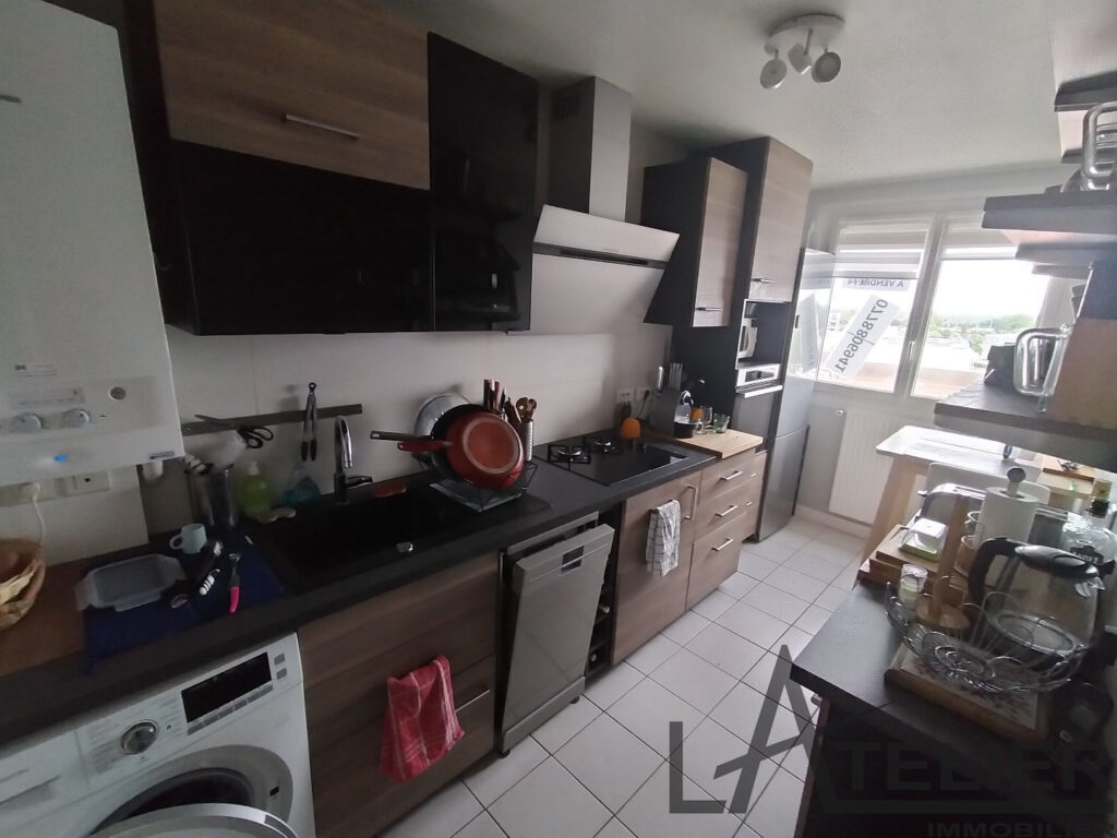 Dernier étage vue dégagée. – 4 pièces – 3 chambres – NR  – 72.79 m²