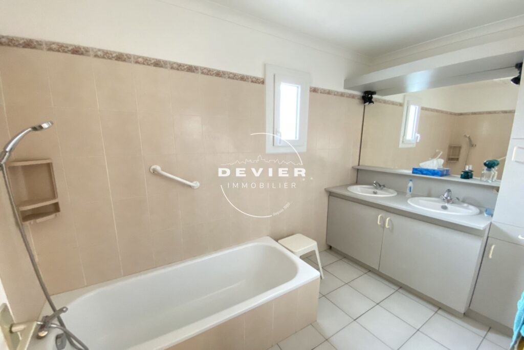 vente villa 4 Pièce(s) – 4 pièces – 3 chambres – 100.00 m²