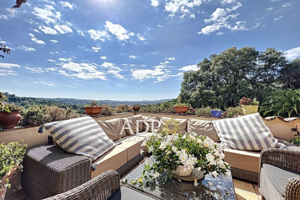 vente propriété 8 Pièce(s) – 8 pièces – 6 chambres – 300.00 m²