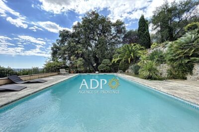 vente propriété 8 Pièce(s) – 8 pièces – 6 chambres – 300.00 m²