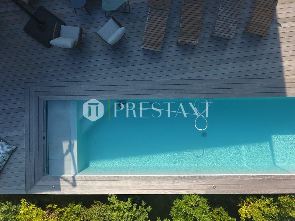 Propriété – 11 pièces – 9 chambres – 18 voyageurs – 490 m²