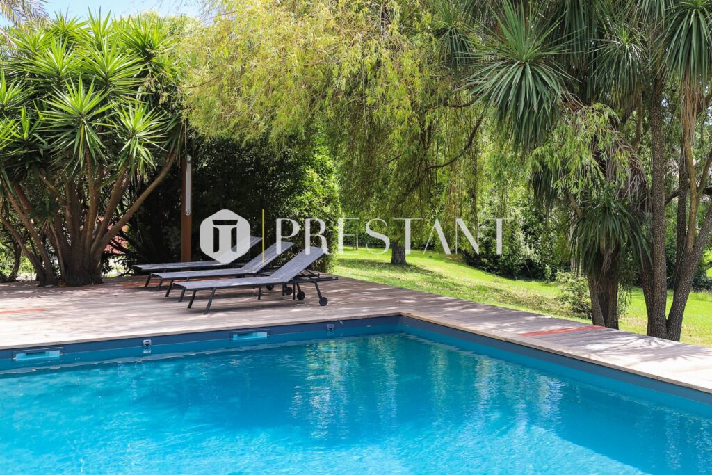 Maison – 10 pièces – 7 chambres – 14 voyageurs – 600 m²