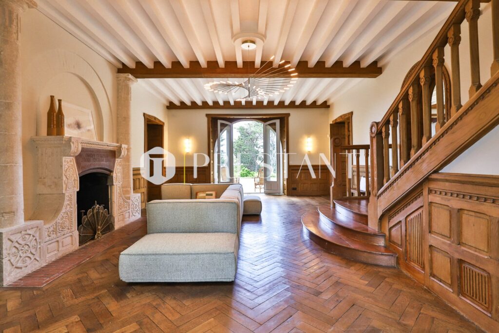 Maison – 10 pièces – 7 chambres – 14 voyageurs – 600 m²