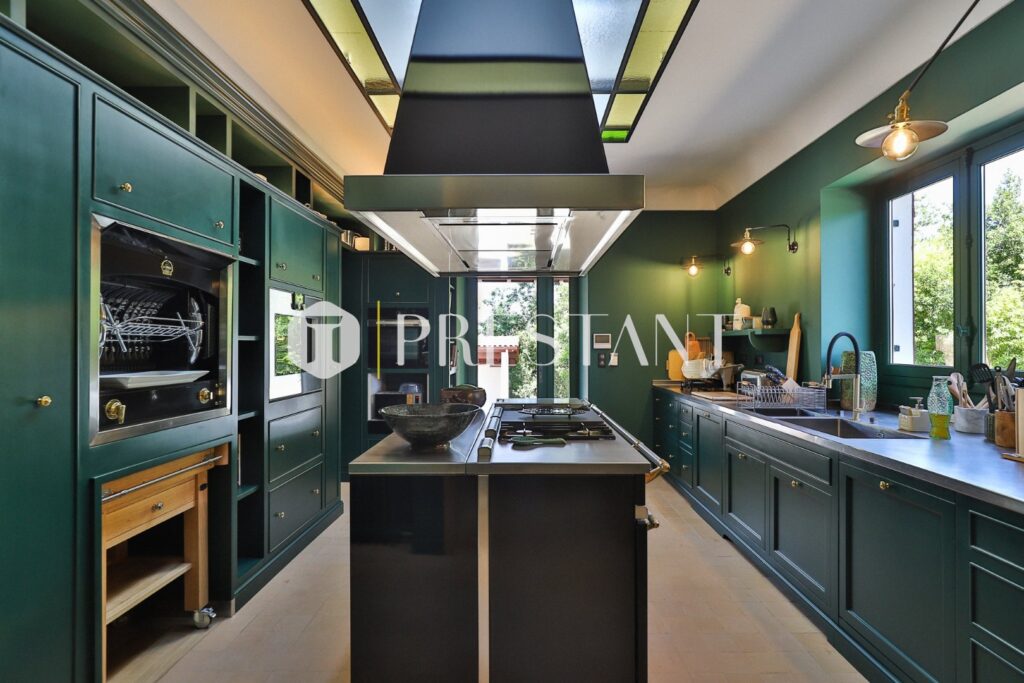 Maison – 10 pièces – 7 chambres – 14 voyageurs – 600 m²