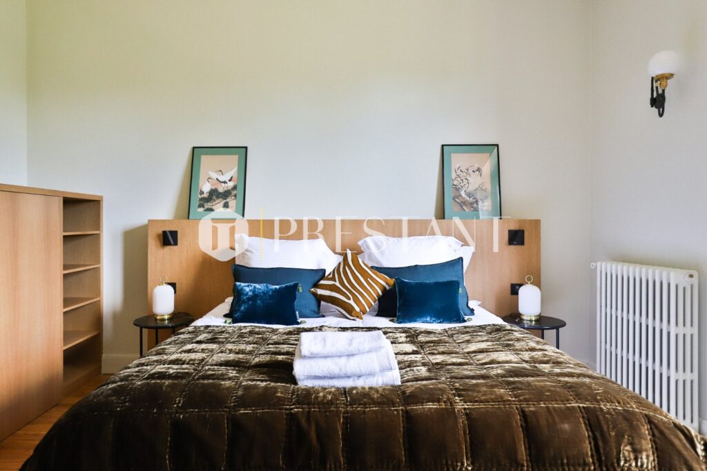 Maison – 10 pièces – 7 chambres – 14 voyageurs – 600 m²