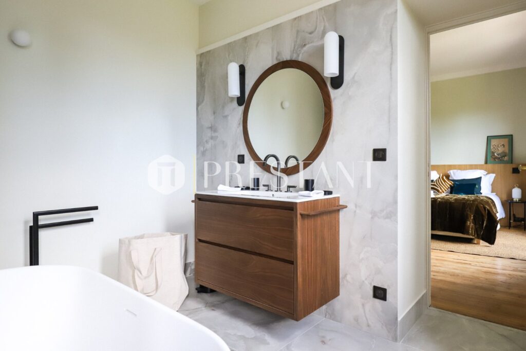 Maison – 10 pièces – 7 chambres – 14 voyageurs – 600 m²