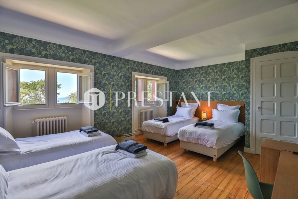 Maison – 10 pièces – 7 chambres – 14 voyageurs – 600 m²