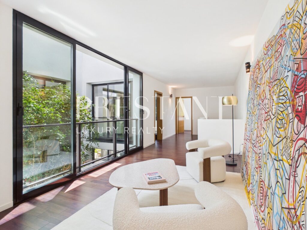 Maison – 11 pièces – 5 chambres – 14  – 310 m²