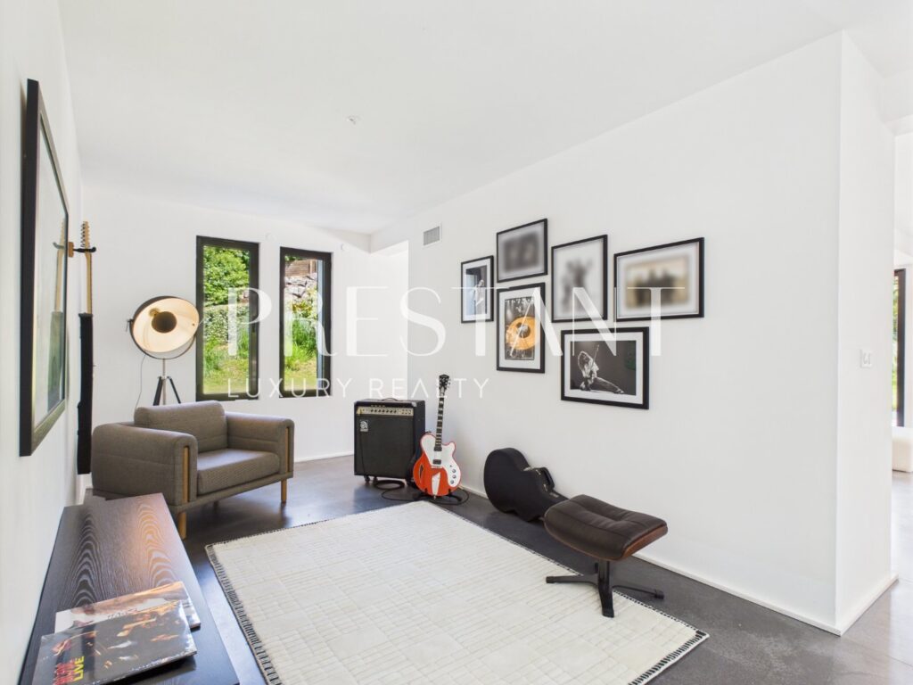 Maison – 11 pièces – 5 chambres – 14  – 310 m²