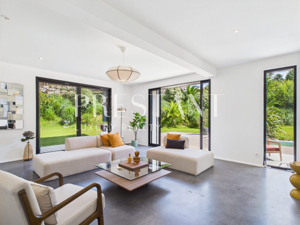 Maison – 11 pièces – 5 chambres – 14  – 310 m²