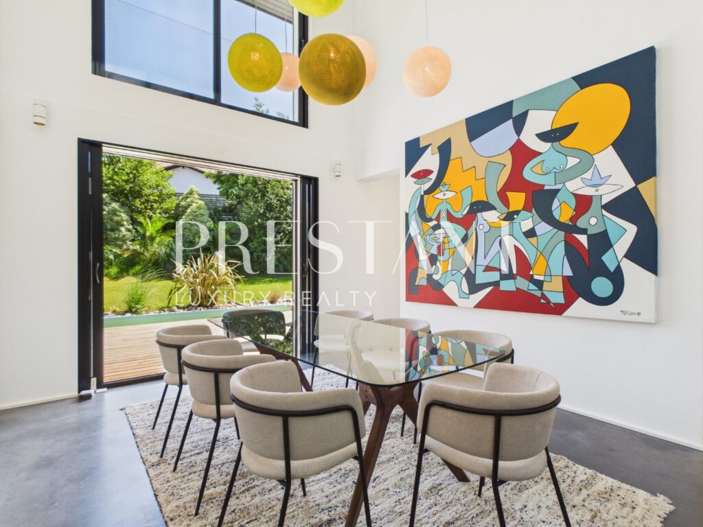 Maison – 11 pièces – 5 chambres – 14  – 310 m²