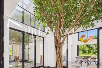 Maison – 11 pièces – 5 chambres – 310 m²