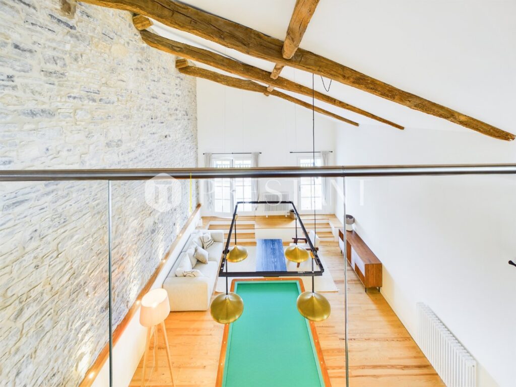 Maison – 10 pièces – 4 chambres – 10  – 410 m²