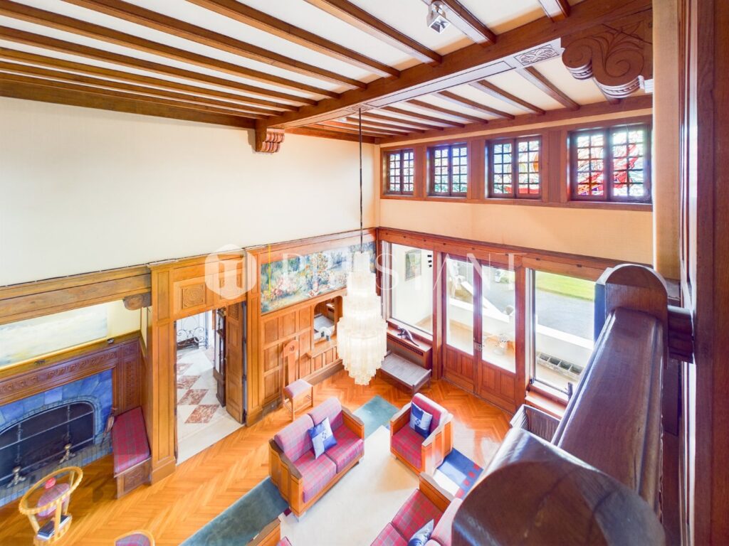 Maison – 12 pièces – 8 chambres – 10  – 550 m²