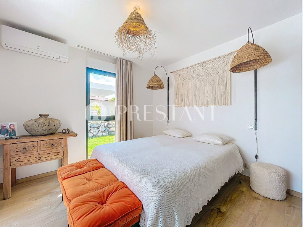 Maison – 5 pièces – 4 chambres – 8  – 188 m²